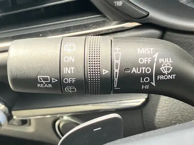 マツダ ＣＸ－３０ XD Lパッケージ 静岡県 2020(令2)年 2.6万km スノーフレイクホワイトパールマイカ エンジンスタートボタン/パワーステアリング/パワーウィンドウ/取扱説明書/パドルシフト/オートエアコン/スマートキー/スペアキー１本/クルーズコントロール/アイドリングストップ/USB入力端子/ETC/全方位カメラ/純正ナビ（CD/DVD/BT/フルセグ）/電動リアゲート/純正フロアマット/D席パワーシート/D席N席シートヒーター/純正アルミホイール/ABS/横滑り防止装置/コーナーセンサー前後/レーンキープアシスト/オートライト/オートマチックハイビーム/LEDヘッドライト/W＋サイドエアバック/衝突軽減システム/BOSEスピーカー/ステアリングヒーター