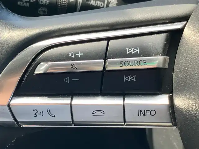 マツダ ＣＸ－３０ XD Lパッケージ 静岡県 2020(令2)年 2.6万km スノーフレイクホワイトパールマイカ エンジンスタートボタン/パワーステアリング/パワーウィンドウ/取扱説明書/パドルシフト/オートエアコン/スマートキー/スペアキー１本/クルーズコントロール/アイドリングストップ/USB入力端子/ETC/全方位カメラ/純正ナビ（CD/DVD/BT/フルセグ）/電動リアゲート/純正フロアマット/D席パワーシート/D席N席シートヒーター/純正アルミホイール/ABS/横滑り防止装置/コーナーセンサー前後/レーンキープアシスト/オートライト/オートマチックハイビーム/LEDヘッドライト/W＋サイドエアバック/衝突軽減システム/BOSEスピーカー/ステアリングヒーター