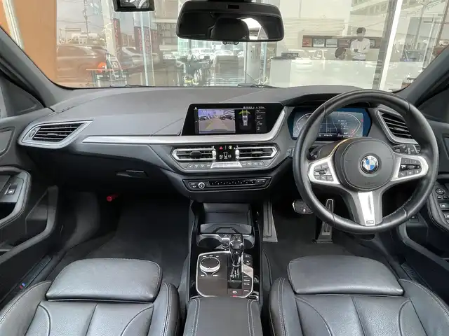 ＢＭＷ ＢＭＷ １１８ｄ Mスポーツ 鹿児島県 2021(令3)年 5万km ミネラルグレー 禁煙車/ワンオーナー/純正ナビ/Bluetooth/バックカメラ/前方ドライブレコーダー/純正フロアマット/パワーシート/純正18インチアルミホイール/横滑り防止装置/オートライト/LEDヘッドライト/取扱説明書/保証書/スペアキー