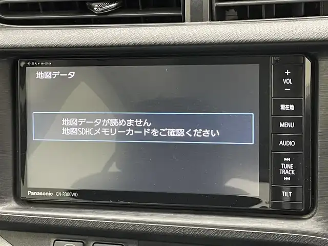 トヨタ アクア S 愛知県 2014(平26)年 4.4万km ライムホワイトパールクリスタルシャイン 社外ＳＤナビ　フルセグＴＶ　バックカメラ　禁煙　ＣＤ DVD　Ｂｌｕｅｔｏｏｔｈ　ＥＴＣ　プッシュスタート　オートライト　社外１５インチアルミホイール　フロアマット　ドアバイザー　オートエアコン　スマートキー
