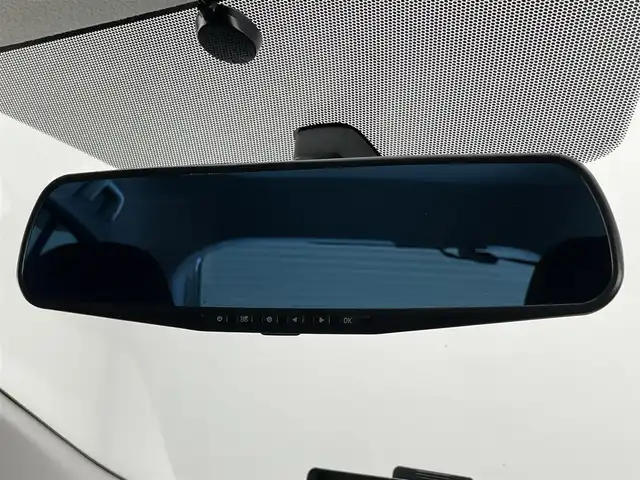 トヨタ アクア S 愛知県 2014(平26)年 4.4万km ライムホワイトパールクリスタルシャイン 社外ＳＤナビ　フルセグＴＶ　バックカメラ　禁煙　ＣＤ DVD　Ｂｌｕｅｔｏｏｔｈ　ＥＴＣ　プッシュスタート　オートライト　社外１５インチアルミホイール　フロアマット　ドアバイザー　オートエアコン　スマートキー