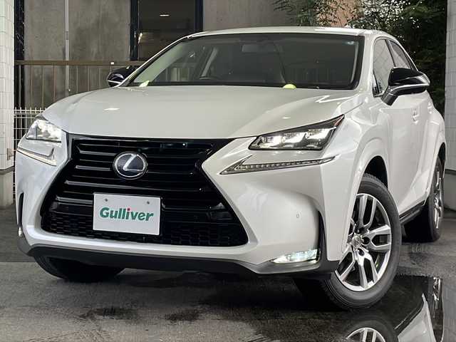 レクサス ＮＸ 300h アーバンスタイル 京都府 2017(平29)年 10.5万km ソニッククォーツ メーカー純正ＳＤナビ/CD/DVD/AM/FM/USB/SD/AUX/バックカメラ/サイドカメラ/Ｂｌｕｅｔｏｏｔｈ/フルセグＴＶ/レザーシート/前席シートヒーター/メモリー付きパワーシート/３眼ＬＥＤヘッドライト/OPアルミ18インチ/パドルシフト/ステアリングヒーター/電動リアゲート/前後コーナーセンサー/ダブルエアバッグ/カーテンエアバッグ/レーダークルーズコントロール/パワーウィンドウ/パワーステアリング/レーンキープアシスト/横滑り防止装置/盗難防止装置/ABS/オートライト/フォグライト/ビルトイン2.0ETC/オートエアコン/プッシュスタート＆スマートキー