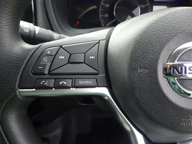 日産 ノート e－パワー X 千葉県 2018(平30)年 2.4万km スーパーブラック エマージェンシーブレーキ/インテリジェントルームミラー/純正SDナビ/地デジTV/【BD/DVD/CD再生機能　Bluetooth接続】/アラウンドビューモニター/ドライブレコーダー/ETC/LEDヘッドライト/ウインカーミラー/コーナーセンサー/社外14インチアルミホイル/インテリジェントキー