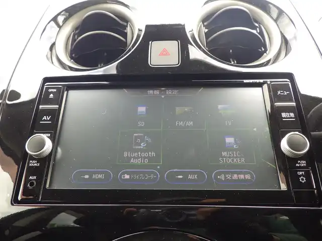 日産 ノート e－パワー X 千葉県 2018(平30)年 2.4万km スーパーブラック エマージェンシーブレーキ/インテリジェントルームミラー/純正SDナビ/地デジTV/【BD/DVD/CD再生機能　Bluetooth接続】/アラウンドビューモニター/ドライブレコーダー/ETC/LEDヘッドライト/ウインカーミラー/コーナーセンサー/社外14インチアルミホイル/インテリジェントキー