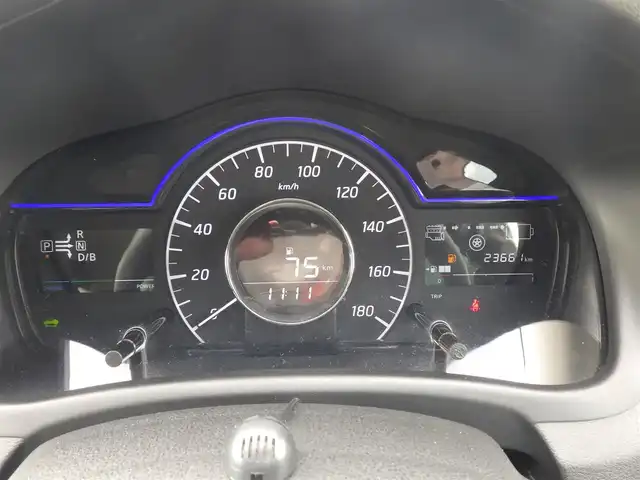 日産 ノート e－パワー X 千葉県 2018(平30)年 2.4万km スーパーブラック エマージェンシーブレーキ/インテリジェントルームミラー/純正SDナビ/地デジTV/【BD/DVD/CD再生機能　Bluetooth接続】/アラウンドビューモニター/ドライブレコーダー/ETC/LEDヘッドライト/ウインカーミラー/コーナーセンサー/社外14インチアルミホイル/インテリジェントキー