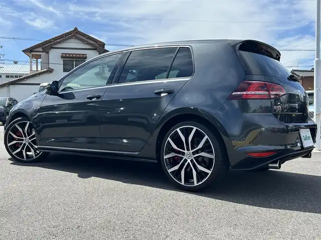 フォルクスワーゲン ゴルフ ＧＴＩ パフォーマンス 愛知県 2014(平26)年 1.3万km ガンＭ スマートキー/プッシュスタート/純正ナビ/フルセグTV/BT/バックカメラ/ETC/純正19インチAW/純正キャリパー/プリクラッシュセーフティ/レーンキープアシスト/クリアランスソナー /アダクティブクルーズコントロール/ドライブレコーダー/レーダー探知機/アイドリングストップ/オートライト/取説、保証書/スペアキー