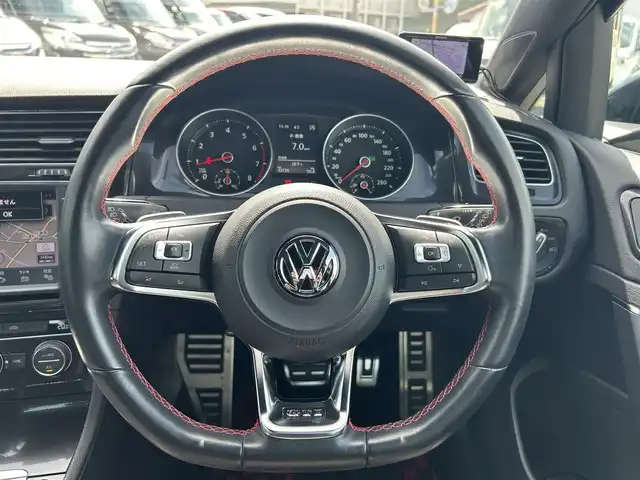 フォルクスワーゲン ゴルフ ＧＴＩ パフォーマンス 愛知県 2014(平26)年 1.3万km ガンＭ スマートキー/プッシュスタート/純正ナビ/フルセグTV/BT/バックカメラ/ETC/純正19インチAW/純正キャリパー/プリクラッシュセーフティ/レーンキープアシスト/クリアランスソナー /アダクティブクルーズコントロール/ドライブレコーダー/レーダー探知機/アイドリングストップ/オートライト/取説、保証書/スペアキー