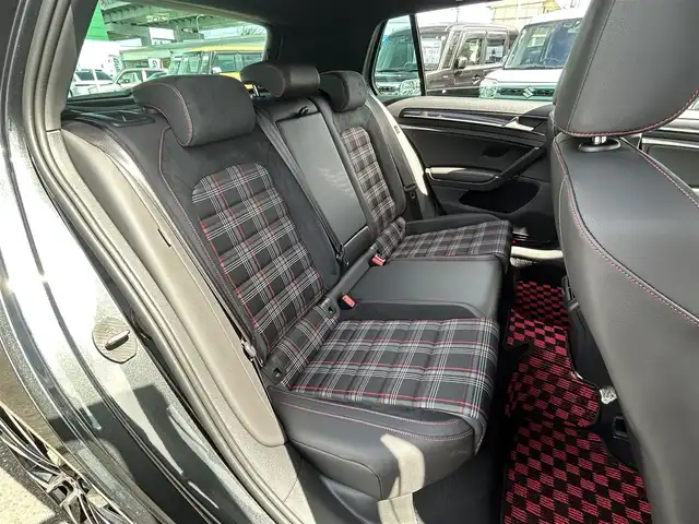 フォルクスワーゲン ゴルフ ＧＴＩ パフォーマンス 愛知県 2014(平26)年 1.3万km ガンＭ スマートキー/プッシュスタート/純正ナビ/フルセグTV/BT/バックカメラ/ETC/純正19インチAW/純正キャリパー/プリクラッシュセーフティ/レーンキープアシスト/クリアランスソナー /アダクティブクルーズコントロール/ドライブレコーダー/レーダー探知機/アイドリングストップ/オートライト/取説、保証書/スペアキー