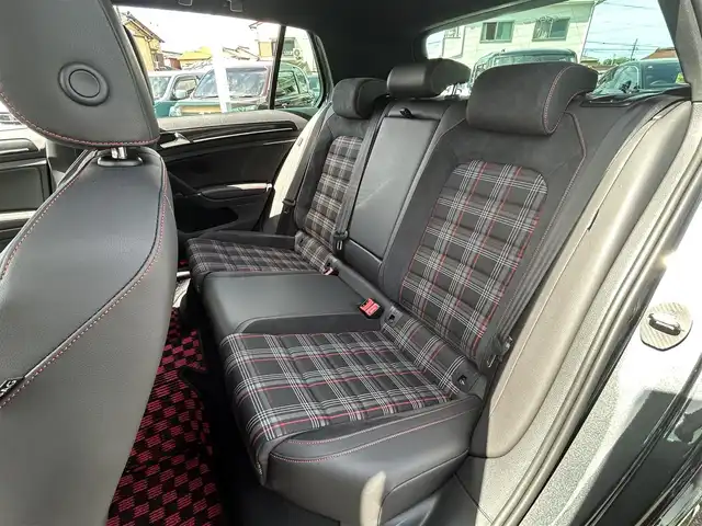 フォルクスワーゲン ゴルフ ＧＴＩ パフォーマンス 愛知県 2014(平26)年 1.3万km ガンＭ スマートキー/プッシュスタート/純正ナビ/フルセグTV/BT/バックカメラ/ETC/純正19インチAW/純正キャリパー/プリクラッシュセーフティ/レーンキープアシスト/クリアランスソナー /アダクティブクルーズコントロール/ドライブレコーダー/レーダー探知機/アイドリングストップ/オートライト/取説、保証書/スペアキー