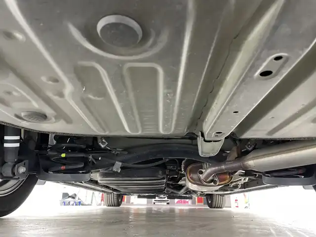 トヨタ ヴォクシー ハイブリッド ZS 煌Ⅱ 愛知県 2019(平31)年 6万km イナズマスパーキングブラックガラスフレーク 禁煙車/純正10インチナビ/（CD/DVD/Bluetooth/フルセグTV/HDMI/USB)/バックカメラ/フリップダウンモニター/トヨタセーフティセンス/・プリクラッシュセーフティ/・レーンディパーチャーアラート/・オートマチックハイビーム/クルーズコントロール/前後ドライブレコーダー/ETC/シートヒーター/両側パワースライドドア/スマートキー/エンジンスターター/プッシュスタート/純正16インチアルミホイール/LEDヘッドライト/フロントフォグランプ/純正フロアマット/横滑り防止装置