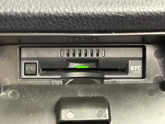 トヨタ ヴォクシー ハイブリッド ZS 煌Ⅱ 愛知県 2019(平31)年 6万km イナズマスパーキングブラックガラスフレーク 禁煙車/純正10インチナビ/（CD/DVD/Bluetooth/フルセグTV/HDMI/USB)/バックカメラ/フリップダウンモニター/トヨタセーフティセンス/・プリクラッシュセーフティ/・レーンディパーチャーアラート/・オートマチックハイビーム/クルーズコントロール/前後ドライブレコーダー/ETC/シートヒーター/両側パワースライドドア/スマートキー/エンジンスターター/プッシュスタート/純正16インチアルミホイール/LEDヘッドライト/フロントフォグランプ/純正フロアマット/横滑り防止装置