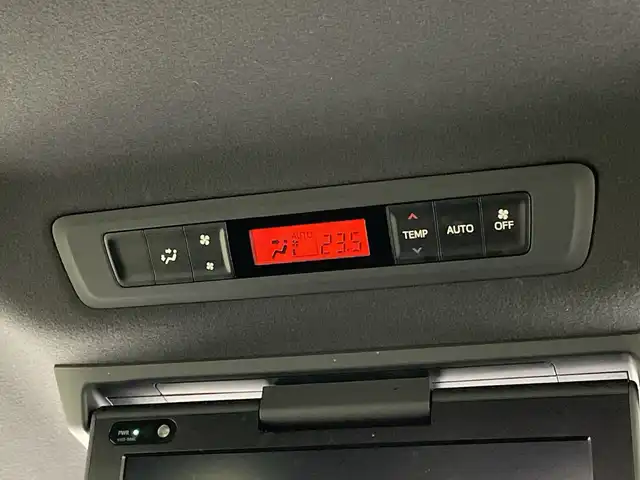 トヨタ ヴォクシー ハイブリッド ZS 煌Ⅱ 愛知県 2019(平31)年 6万km イナズマスパーキングブラックガラスフレーク 禁煙車/純正10インチナビ/（CD/DVD/Bluetooth/フルセグTV/HDMI/USB)/バックカメラ/フリップダウンモニター/トヨタセーフティセンス/・プリクラッシュセーフティ/・レーンディパーチャーアラート/・オートマチックハイビーム/クルーズコントロール/前後ドライブレコーダー/ETC/シートヒーター/両側パワースライドドア/スマートキー/エンジンスターター/プッシュスタート/純正16インチアルミホイール/LEDヘッドライト/フロントフォグランプ/純正フロアマット/横滑り防止装置