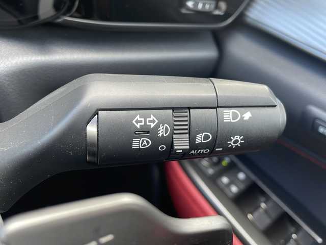 レクサス ＮＸ 350h Fスポーツ 鳥取県 2022(令4)年 2.8万km ホワイトノーヴァガラスフレーク ワンオーナー/オートモード４WD/スマートキーx２カードキー/レッド・ブラックレザー/ダブルサンルーフ/オレンジキャリパー/グロスブラック20インチAW/デジタルインナーミラー/電動ラッジドア/全方位カメラ/プリクラッシュセーフティ/ブラインドスポット/レーンデパーチャー/アダクティブクルーズ/インテリソナー/オートハイビーム/360度ドライブレコーダー/パークングアシスト/メーカーナビゲーション/フルセグ・Bluetooth・DVD再生/パドルシフト/前席パワーシート/エアーシート・ヒーター/AC100V電源/LEDヘッドライト/LEDフォグ/ビルトインETC/保証書・取説