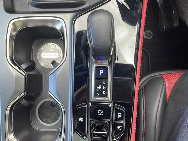 レクサス ＮＸ 350h Fスポーツ 鳥取県 2022(令4)年 2.8万km ホワイトノーヴァガラスフレーク ワンオーナー/オートモード４WD/スマートキーx２カードキー/レッド・ブラックレザー/ダブルサンルーフ/オレンジキャリパー/グロスブラック20インチAW/デジタルインナーミラー/電動ラッジドア/全方位カメラ/プリクラッシュセーフティ/ブラインドスポット/レーンデパーチャー/アダクティブクルーズ/インテリソナー/オートハイビーム/360度ドライブレコーダー/パークングアシスト/メーカーナビゲーション/フルセグ・Bluetooth・DVD再生/パドルシフト/前席パワーシート/エアーシート・ヒーター/AC100V電源/LEDヘッドライト/LEDフォグ/ビルトインETC/保証書・取説