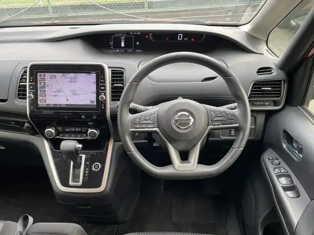 日産 セレナ ハイウェイスター Vセレクション 神奈川県 2018(平30)年 4.4万km マルーンレッド ワンオーナー/プッシュスタート/スペアキー1本/ビルトインETC/自動駐車システム/全方位カメラ/録画機能付きデジタルインナーミラー/クルーズコントロール/プリクラッシュ/車線逸脱防止装置/本革ステアリング/オートライト/LEDライト/フォグランプ/両側パワースライドドア/ハンズフリースライドドア/アイドリングストップ/横滑り防止装置
