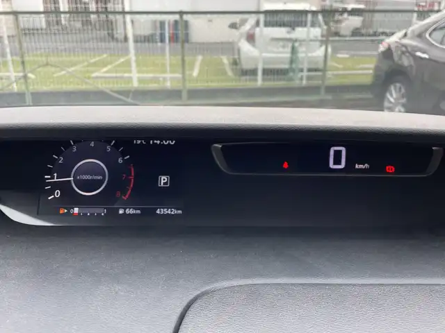 日産 セレナ ハイウェイスター Vセレクション 神奈川県 2018(平30)年 4.4万km マルーンレッド ワンオーナー/プッシュスタート/スペアキー1本/ビルトインETC/自動駐車システム/全方位カメラ/録画機能付きデジタルインナーミラー/クルーズコントロール/プリクラッシュ/車線逸脱防止装置/本革ステアリング/オートライト/LEDライト/フォグランプ/両側パワースライドドア/ハンズフリースライドドア/アイドリングストップ/横滑り防止装置