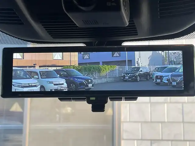 日産 エクストレイル G e－4ORCE 福岡県 2025(令7)年 0.1万km ブリリアントホワイトパール ワンオーナー/4WD/プロパイロット/プロパイロットパーキング/純正12.3インチナビ/　(AM/FM/Bluetooth/Andoroid Auto/フルセグTV)/アラウンドビューモニター/バック/フロント/サイドカメラ/運転支援機能/・エマージェンシーブレーキ/・踏み間違い衝突防止/・前方衝突予測/・後側方車両検知/衝突防止支援/・車線逸脱警報/防止支援/・後退時車両検知/・ふらつき警報/・標識検知/・クルーズコントロール/・オートライト/・オートマチックハイビーム/・横滑り防止機能/・クリアランスソナー/・コーナーセンサー/純正19インチアルミホイール/パワーバックドア/インテリジェントルームミラー/黒色レザーシート/純正前方ドライブレコーダー【DJ6】/ビルトインETC2.0/ヘッドアップディスプレイ/ステアリングスイッチ/ステアリングヒーター/シートメモリー(D)/パワーシート(D/N)/シートヒーター(全席)/純正フロアマット＆ラバーマット/ラゲッジカバー/ワイヤレス充電器/USBソケット×2、タイプC×2/アクセサリーソケット/100V電源/ISOFIX/スペアキー×1/保証書、取説、ナビ取説