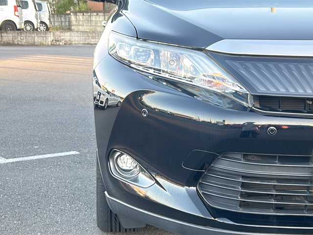 トヨタ ハリアー プレミアム 茨城県 2015(平27)年 5.8万km ブラック サンルーフ/純正9インチ社外ナビ/バックカメラ/ETC/ドライブレコーダー/パワーシート/パワーバックドア/スマートキー/プッシュスタート/衝突被害軽減システム/レーンキープアシスト/レーダークルーズコントロール/盗難防止装置/オートライト/オートマチックハイビーム/ステアリングスイッチ/ナノイーエアコン