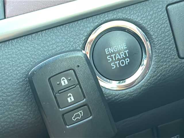 トヨタ ハリアー プレミアム 茨城県 2015(平27)年 5.8万km ブラック サンルーフ/純正9インチ社外ナビ/バックカメラ/ETC/ドライブレコーダー/パワーシート/パワーバックドア/スマートキー/プッシュスタート/衝突被害軽減システム/レーンキープアシスト/レーダークルーズコントロール/盗難防止装置/オートライト/オートマチックハイビーム/ステアリングスイッチ/ナノイーエアコン