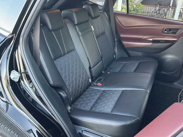 トヨタ ハリアー プレミアム 茨城県 2015(平27)年 5.8万km ブラック サンルーフ/純正9インチ社外ナビ/バックカメラ/ETC/ドライブレコーダー/パワーシート/パワーバックドア/スマートキー/プッシュスタート/衝突被害軽減システム/レーンキープアシスト/レーダークルーズコントロール/盗難防止装置/オートライト/オートマチックハイビーム/ステアリングスイッチ/ナノイーエアコン