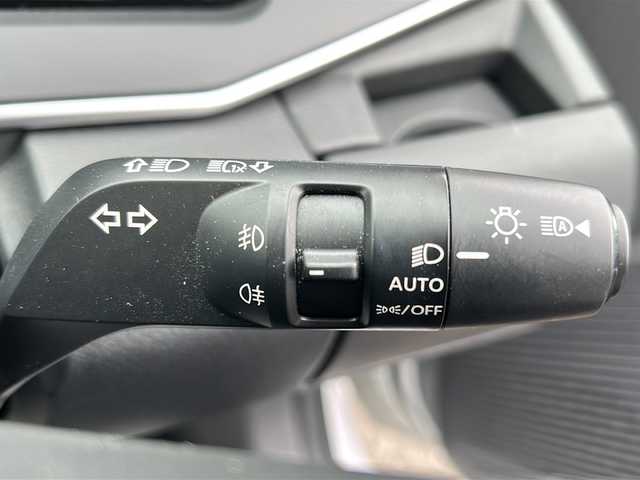 日産 ノート X FOUR 福島県 2022(令4)年 1.7万km ピュアホワイトパール 4WD セーフティシールド　電子Ｐ　オートホールド　前席シートヒーター　ハンドルヒーター　ＬＥＤヘッドライト　フォグライト　オートライト　オートハイビーム　ステリモ　Ｄ－ＭＯＤＥ　ＵＳＢ充電　スペアキー　取説