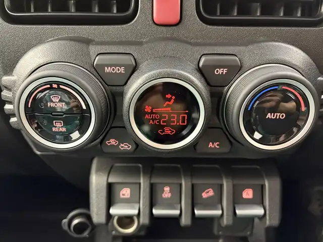 スズキ ジムニー ノマド FC 愛知県 2025(令7)年 0.1千km 黒 登録済未使用車/登録時走行距離31km/スズキセーフティサポート/4WD/革巻きステアリング/ステアリングヒリモコン/アダプティブクルーズコントロール/前席シートヒーター/LEDヘッドライト/フォグランプ/ミラーヒーター