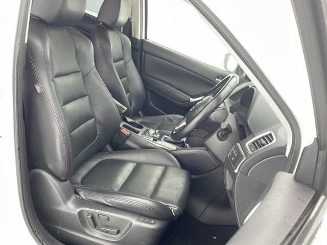 マツダ ＣＸ－５ XD Lパッケージ 沖縄県 2015(平27)年 8.1万km クリスタルホワイトパールマイカ ワンオーナー　/純正ナビ　　/　(フルセグＴＶ　Ｂｌｕｅｔｏｏｔｈ　CD　DVD)/バックカメラ　/ETC　/シートヒーター/レザーシート　/パワーシート/レーダークルーズコントロール　/プッシュスタート　/スマートキー　/純正１７インチアルミホイール/クリアランスソナー/純正フロアマット/ＬＥＤヘッドライト/オートライト/スマートキー/スペアキー/プッシュスタート