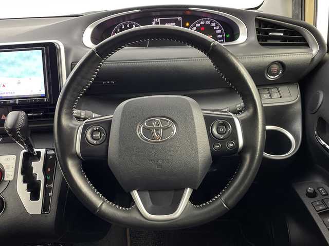 トヨタ シエンタ G グランパー 鹿児島県 2020(令2)年 4.8万km ベージュ 社外カロツェリアナビ/AVIC-RL711/社外カロツェリア製/フリップダウンモニター/両側パワースライド/前席シートヒーター/ステアリングヒーター/インテリジェントクリアランスソナー/LEDヘッドライト/オートヘッドライト/グランパー専用クロームメッキフロントグリルトリム/グランパー専用ブラックホイールキャップ/グランパー専用ブラックサイドミラー