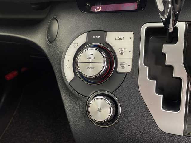 トヨタ シエンタ G グランパー 鹿児島県 2020(令2)年 4.8万km ベージュ 社外カロツェリアナビ/AVIC-RL711/社外カロツェリア製/フリップダウンモニター/両側パワースライド/前席シートヒーター/ステアリングヒーター/インテリジェントクリアランスソナー/LEDヘッドライト/オートヘッドライト/グランパー専用クロームメッキフロントグリルトリム/グランパー専用ブラックホイールキャップ/グランパー専用ブラックサイドミラー