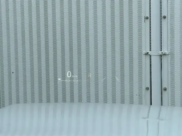 トヨタ ランドクルーザー ZX 栃木県 2024(令6)年 0.4万km プレシャスホワイトパール リヤシートエンターテインメントシステム/JBLプレミアムサウンドシステム/クールボックス/ルーフレール/Toyota Safety Sense/・プリクラッシュセーフティ（歩行者［昼夜］・自転車運転者［昼］検知機能付衝突回避支援タイプ/ミリ波レーダー＋単眼カメラ方式）/・レーントレーシングアシスト［LTA］/・レーンディパーチャーアラート［LDA］/・ドライバー異常時対応システム/・レーダークルーズコントロール(全車速追従機能付)/・アダプティブハイビームアシスト［AHS］/・ロードサインアシスト［RSA］/・発進遅れ告知機能［TMN］/ブラインドスポットモニター［BSM］＋安心降車アシスト［SEA］＋後方車両接近告知＋周辺車両接近時サポート（通報提案機能）＋後方車両への接近警報＋セカンダリーコリジョンブレーキ（停車中後突対応）/パーキングサポートブレーキ（前後方静止物・後方接近車両・後方歩行者）/パノラミックビューモニター/マルチテレインモニター/カラーヘッドアップディスプレイ/12.3インチHDディスプレイオーディオ（コネクティッドナビ対応）Plus/・TV（フルセグ）/・AppleCarPlay/AndroidAuto/・Bluetooth