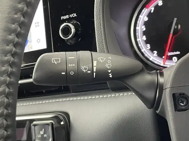 トヨタ ノア S－Z 埼玉県 2022(令4)年 2.4万km スパークリングブラックパールクリスタルシャイン 純正１０．５インチディスプレイオーディオ　フリップダウンモニター　バックカメラ　ＢＳＭ　ＤＶＤ再生　三眼ＬＥＤ　セーフティセンス　ビルトインＥＴＣ２．０　前後ドラレコ　ＨＤＭＩ　シートヒーター　地デジ