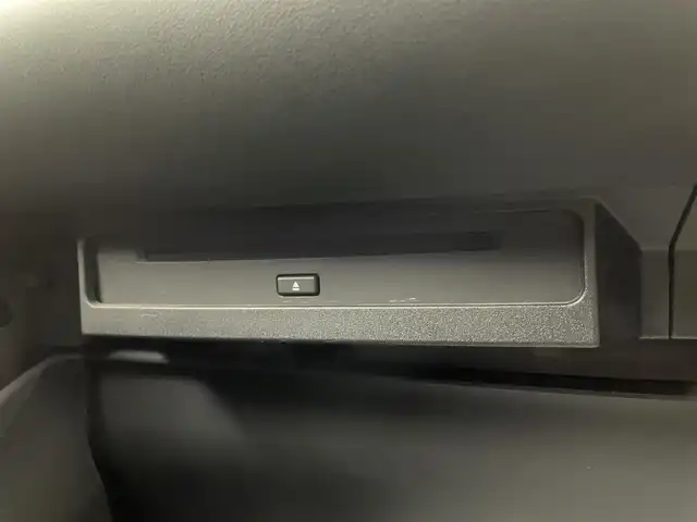 トヨタ ノア S－Z 埼玉県 2022(令4)年 2.4万km スパークリングブラックパールクリスタルシャイン 純正１０．５インチディスプレイオーディオ　フリップダウンモニター　バックカメラ　ＢＳＭ　ＤＶＤ再生　三眼ＬＥＤ　セーフティセンス　ビルトインＥＴＣ２．０　前後ドラレコ　ＨＤＭＩ　シートヒーター　地デジ