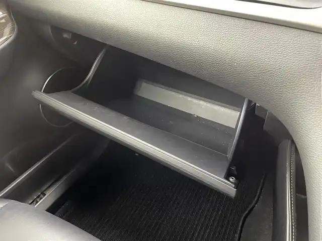 トヨタ ハリアー エレガンス 福井県 2014(平26)年 12.6万km ホワイトパールクリスタルシャイン トヨタ純正９インチナビ　型式：ＮＳＺＴ－Ｙ６２Ｇ/（ＦＭ／ＡＭ／ＢＴ／ＣＤ／ＤＶＤ）/バックカメラ/スペアキー１本　/社外ＥＴＣ　/純正フロアマット　/合皮シート　/電動シート /純正17インチアルミホイール