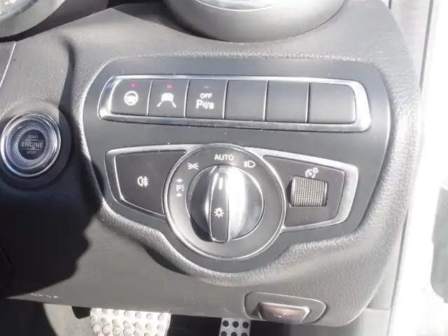 メルセデス・ベンツ Ｃ２００ 4マチック AVG AMGライン 岩手県 2019(平31)年 6万km ダイヤモンドホワイト アクティブブレーキアシスト/レーンチェンジアシスト/ブラインドスポット/アテンションアシスト/純正HDDナビ/フルセグTV/バックカメラ/DSRC/黒革シート/パワーシート/シートヒーター/エアサス/マルチビームLED