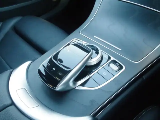 メルセデス・ベンツ Ｃ２００ 4マチック AVG AMGライン 岩手県 2019(平31)年 6万km ダイヤモンドホワイト アクティブブレーキアシスト/レーンチェンジアシスト/ブラインドスポット/アテンションアシスト/純正HDDナビ/フルセグTV/バックカメラ/DSRC/黒革シート/パワーシート/シートヒーター/エアサス/マルチビームLED