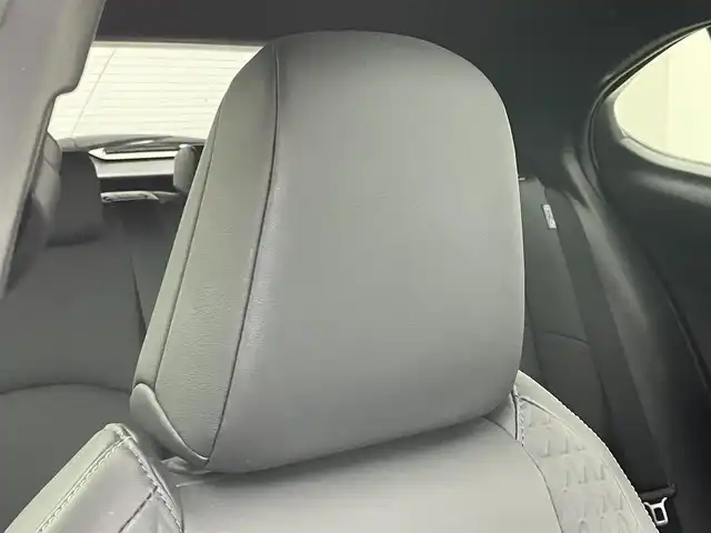 レクサス ＵＸ 250h バージョンC 岡山県 2020(令2)年 2.9万km アンバークリスタルシャイン 純正１０．２５インチナビ/（CD/DVD/フルセグ/AUX/USB）/バックカメラ/サンルーフ/レーダークルーズコントロール/ステアリングヒーター/合皮シート/パワーシート（運転席/助手席）/シートヒーター（運転席/助手席）/ビルトインＥＴＣ２．０/純正ドライブレコーダー（前/後）/コーナーセンサー（前/後）/踏み間違い防止/衝突軽減ブレーキ/ブラインドスポットモニター/レーンキープアシスト/LEDヘッドライト/オートライト/オートハイビーム/オートブレーキホールド/ワイヤレス充電/純正17インチAW/純正フロアマット/スマートキー×3