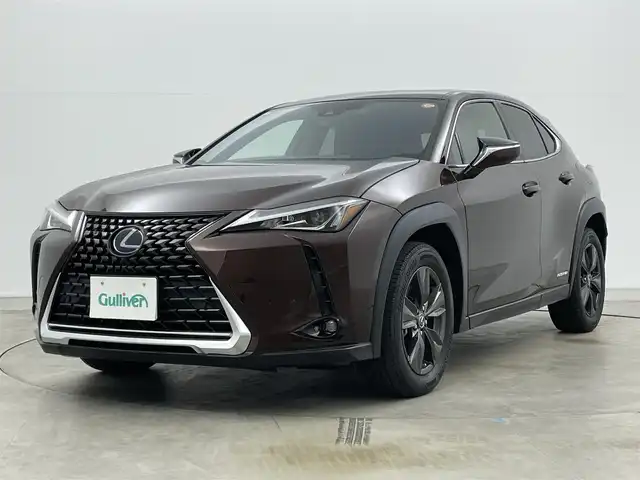 レクサス ＵＸ 250h バージョンC 岡山県 2020(令2)年 2.9万km アンバークリスタルシャイン 純正１０．２５インチナビ/（CD/DVD/フルセグ/AUX/USB）/バックカメラ/サンルーフ/レーダークルーズコントロール/ステアリングヒーター/合皮シート/パワーシート（運転席/助手席）/シートヒーター（運転席/助手席）/ビルトインＥＴＣ２．０/純正ドライブレコーダー（前/後）/コーナーセンサー（前/後）/踏み間違い防止/衝突軽減ブレーキ/ブラインドスポットモニター/レーンキープアシスト/LEDヘッドライト/オートライト/オートハイビーム/オートブレーキホールド/ワイヤレス充電/純正17インチAW/純正フロアマット/スマートキー×3