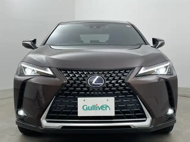 レクサス ＵＸ 250h バージョンC 岡山県 2020(令2)年 2.9万km アンバークリスタルシャイン 純正１０．２５インチナビ/（CD/DVD/フルセグ/AUX/USB）/バックカメラ/サンルーフ/レーダークルーズコントロール/ステアリングヒーター/合皮シート/パワーシート（運転席/助手席）/シートヒーター（運転席/助手席）/ビルトインＥＴＣ２．０/純正ドライブレコーダー（前/後）/コーナーセンサー（前/後）/踏み間違い防止/衝突軽減ブレーキ/ブラインドスポットモニター/レーンキープアシスト/LEDヘッドライト/オートライト/オートハイビーム/オートブレーキホールド/ワイヤレス充電/純正17インチAW/純正フロアマット/スマートキー×3