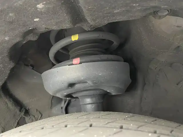 レクサス ＵＸ 250h バージョンC 岡山県 2020(令2)年 2.9万km アンバークリスタルシャイン 純正１０．２５インチナビ/（CD/DVD/フルセグ/AUX/USB）/バックカメラ/サンルーフ/レーダークルーズコントロール/ステアリングヒーター/合皮シート/パワーシート（運転席/助手席）/シートヒーター（運転席/助手席）/ビルトインＥＴＣ２．０/純正ドライブレコーダー（前/後）/コーナーセンサー（前/後）/踏み間違い防止/衝突軽減ブレーキ/ブラインドスポットモニター/レーンキープアシスト/LEDヘッドライト/オートライト/オートハイビーム/オートブレーキホールド/ワイヤレス充電/純正17インチAW/純正フロアマット/スマートキー×3