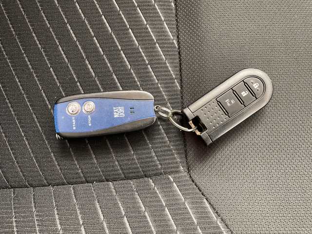 ダイハツ トール X SAⅢ 道央・札幌 2019(平31)年 13.1万km レーザーブルークリスタルシャイン ・4WD/寒冷地仕様/・純正ナビ　フルセグ/BT/CD/DVD/SD/USB/・バックカメラ/・片側パワースライド/・コーナーセンサー/・アイドリングストップ/・オートハイビーム/・オートライト/・ETC/・夏タイヤAW積込/・社外エンジンスターター/・前方ドライブレコーダー/・純正フロアマット/・ドアバイザー/・衝突被害軽減システム/・スマートキー×2/・保証書/取説/・記録簿