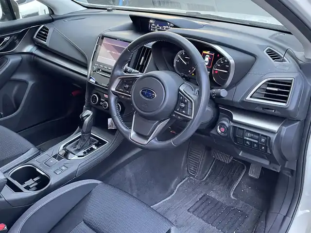 スバル インプレッサ スポーツ 2．0i－L アイサイト 東京都 2017(平29)年 8.1万km クリスタルホワイトP 【(株)IDOMが運営する【じしゃロン昭島店】の自社ローン対象車両になります。こちらは現金ご利用時の価格です。自社ローンご希望の方は別途その旨お申付け下さい。】/ディーラーOPナビ/BT/SD/CD/DVD/フルセグ/ワンオーナー/バック、サイドカメラ/ドライブレコーダー（前）CS-LR830D/ETC付/４WD/ステアリングスイッチ/スマートキー/LEDライト/AUTOライト/クルーズコントロール（追従走行有）/フロアマット純正