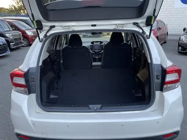 スバル インプレッサ スポーツ 2．0i－L アイサイト 東京都 2017(平29)年 8.1万km クリスタルホワイトP 【(株)IDOMが運営する【じしゃロン昭島店】の自社ローン対象車両になります。こちらは現金ご利用時の価格です。自社ローンご希望の方は別途その旨お申付け下さい。】/ディーラーOPナビ/BT/SD/CD/DVD/フルセグ/ワンオーナー/バック、サイドカメラ/ドライブレコーダー（前）CS-LR830D/ETC付/４WD/ステアリングスイッチ/スマートキー/LEDライト/AUTOライト/クルーズコントロール（追従走行有）/フロアマット純正