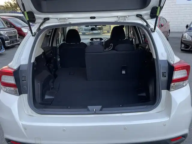 スバル インプレッサ スポーツ 2．0i－L アイサイト 東京都 2017(平29)年 8.1万km クリスタルホワイトP 【(株)IDOMが運営する【じしゃロン昭島店】の自社ローン対象車両になります。こちらは現金ご利用時の価格です。自社ローンご希望の方は別途その旨お申付け下さい。】/ディーラーOPナビ/BT/SD/CD/DVD/フルセグ/ワンオーナー/バック、サイドカメラ/ドライブレコーダー（前）CS-LR830D/ETC付/４WD/ステアリングスイッチ/スマートキー/LEDライト/AUTOライト/クルーズコントロール（追従走行有）/フロアマット純正