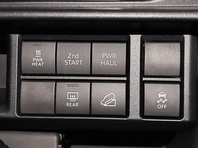 トヨタ ランドクルーザー AX 東京都 2024(令6)年 0.7万km アティチュードブラックマイカ 社外メモリナビ/フルセグTV/バックカメラ/ドライブレコーダー/ハーフレザーシート/電動デフロック/LEDヘッドライト/Toyota Safety Sense/・プリクラッシュセーフティ/・レーンディパーチャーアラート/・オートマチックハイビーム/クルーズコントロール