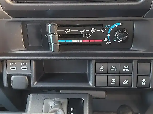 トヨタ ランドクルーザー AX 東京都 2024(令6)年 0.7万km アティチュードブラックマイカ 社外メモリナビ/フルセグTV/バックカメラ/ドライブレコーダー/ハーフレザーシート/電動デフロック/LEDヘッドライト/Toyota Safety Sense/・プリクラッシュセーフティ/・レーンディパーチャーアラート/・オートマチックハイビーム/クルーズコントロール