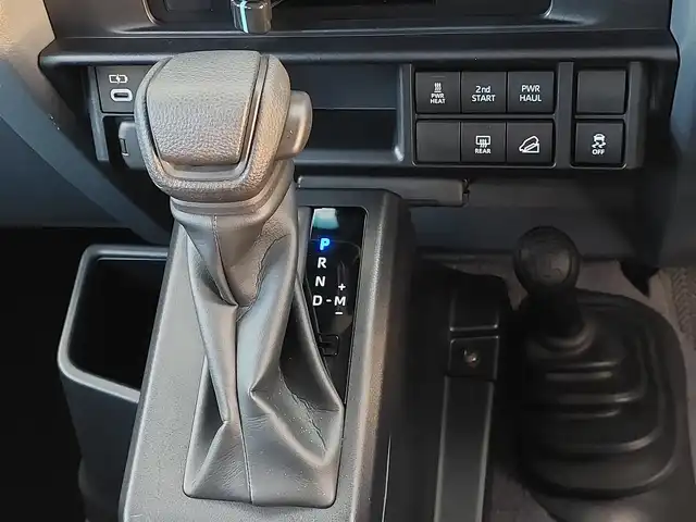 トヨタ ランドクルーザー AX 東京都 2024(令6)年 0.7万km アティチュードブラックマイカ 社外メモリナビ/フルセグTV/バックカメラ/ドライブレコーダー/ハーフレザーシート/電動デフロック/LEDヘッドライト/Toyota Safety Sense/・プリクラッシュセーフティ/・レーンディパーチャーアラート/・オートマチックハイビーム/クルーズコントロール