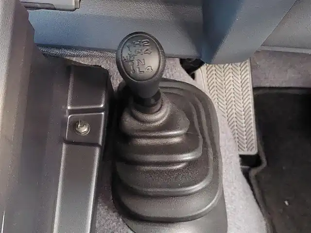 トヨタ ランドクルーザー AX 東京都 2024(令6)年 0.7万km アティチュードブラックマイカ 社外メモリナビ/フルセグTV/バックカメラ/ドライブレコーダー/ハーフレザーシート/電動デフロック/LEDヘッドライト/Toyota Safety Sense/・プリクラッシュセーフティ/・レーンディパーチャーアラート/・オートマチックハイビーム/クルーズコントロール