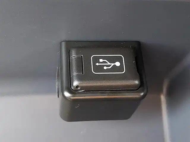 トヨタ ランドクルーザー AX 東京都 2024(令6)年 0.7万km アティチュードブラックマイカ 社外メモリナビ/フルセグTV/バックカメラ/ドライブレコーダー/ハーフレザーシート/電動デフロック/LEDヘッドライト/Toyota Safety Sense/・プリクラッシュセーフティ/・レーンディパーチャーアラート/・オートマチックハイビーム/クルーズコントロール