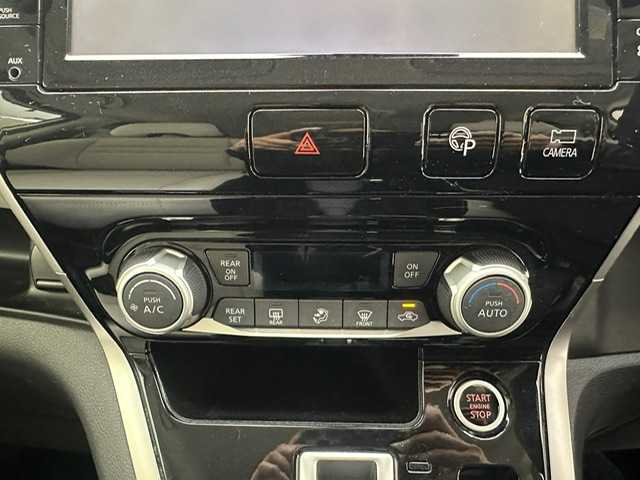 日産 セレナ ライダー オーテック 30th 兵庫県 2017(平29)年 9.1万km ブリリアントホワイトパール 純正9インチナビ（FM/AM・CD/DVD・BT・フルセグ）/バックカメラ/全方位カメラ/両側パワースライドドア/プロパイロット/ETC/デジタルインナーミラー/フリップダウンモニター/純正AW16インチ/純正フロアマット/プッシュスタート/スマートキー2本/シートヒーター（D/N席）/革シート/革巻きステアリング/電動パーキング/オートブレーキホールド/チャイルドシート対応/自動駐車システム/オートライト/LEDヘッドランプ/フォグランプ/電動格納ミラー/ウインカーミラー/ドアバイザー