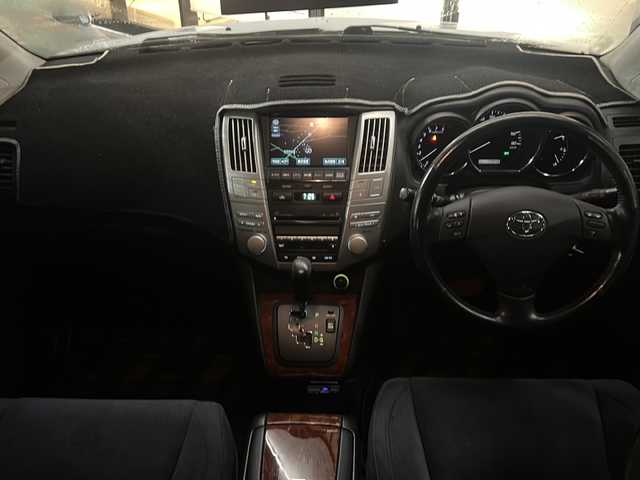 トヨタ ハリアー 240G Lパック プライムセレ 山形県 2006(平18)年 7.5万km クールホワイトパールクリスタルシャイン 禁煙車/4WD/純正ナビ/バックカメラ/オートライト/フォグランプ/D席パワーシート/ステアリングスイッチ/ETC/レーダー探知機/純正AW/純正フロアマット/純正AW4本積載/電動格納ミラー/ドアバイザー